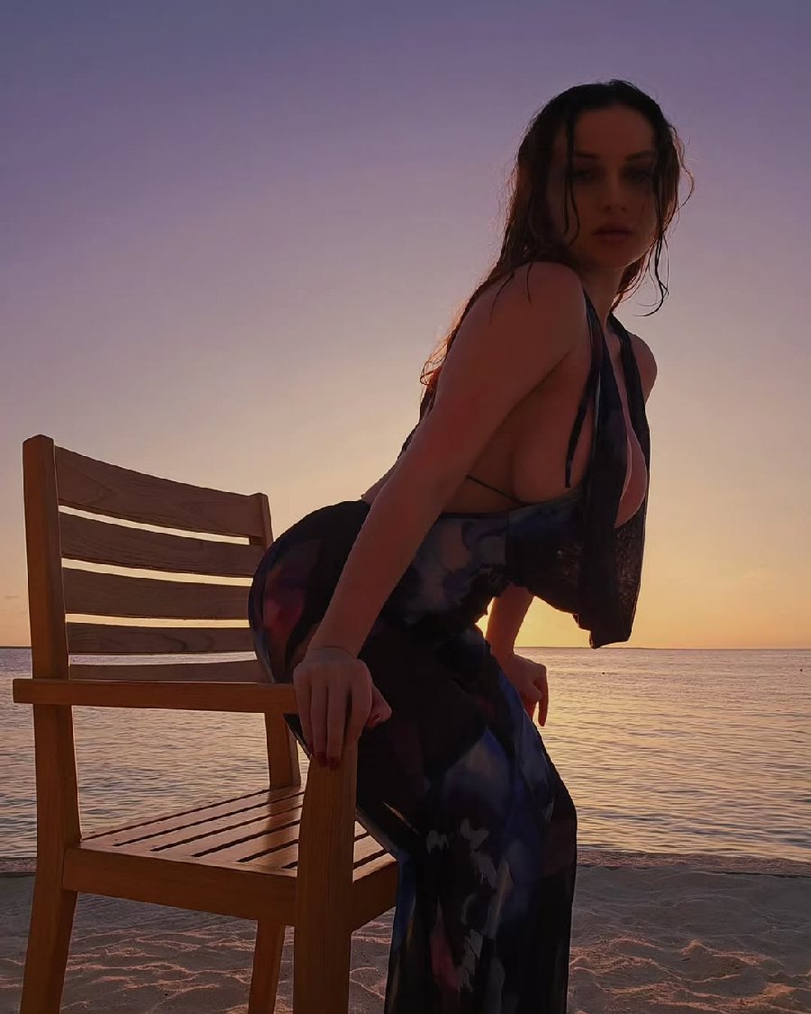 Sexy girl Miranda Faith nude in Aparecida de Goiania