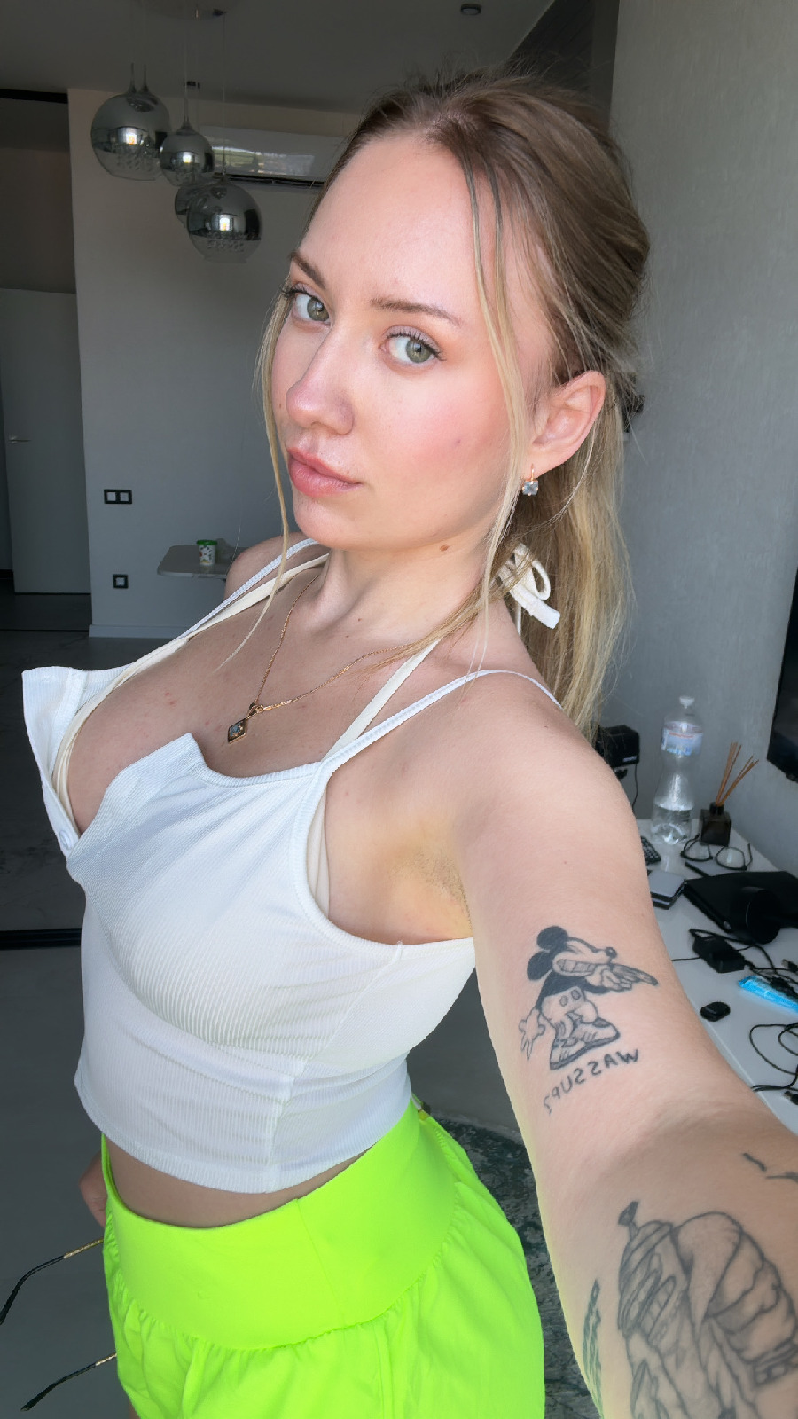 KateV in her underwear in Aparecida de Goiania