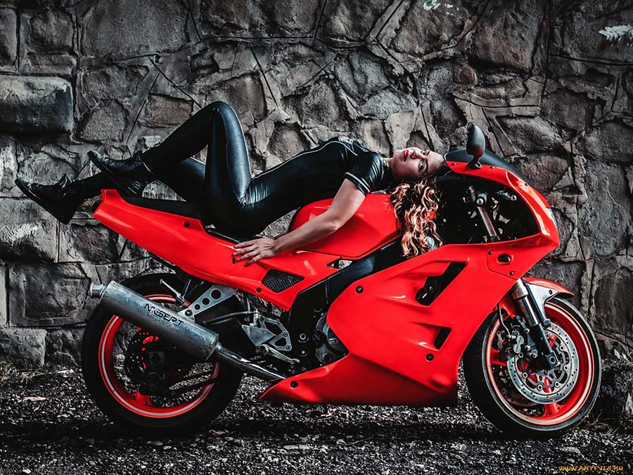 Beautiful girl Beautiful girls and motorcycles in Aparecida de Goiania