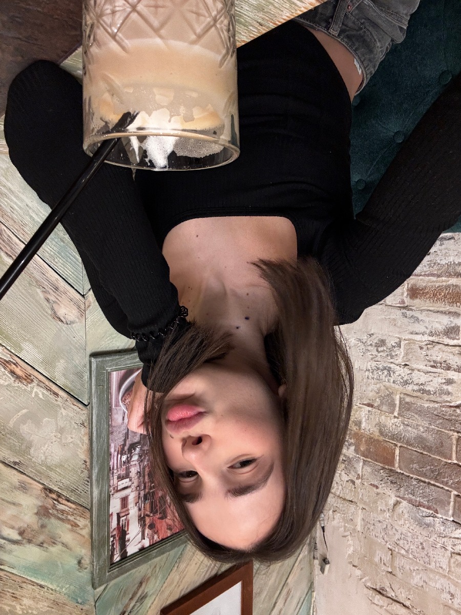 Fresh photos, fresh mood — Tina online in Aparecida de Goiania